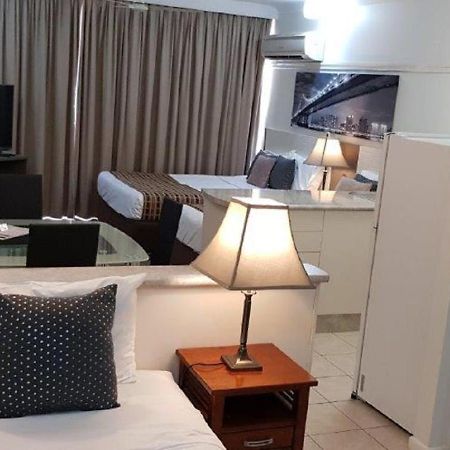 Reef Palms Motel Cairns Bagian luar foto